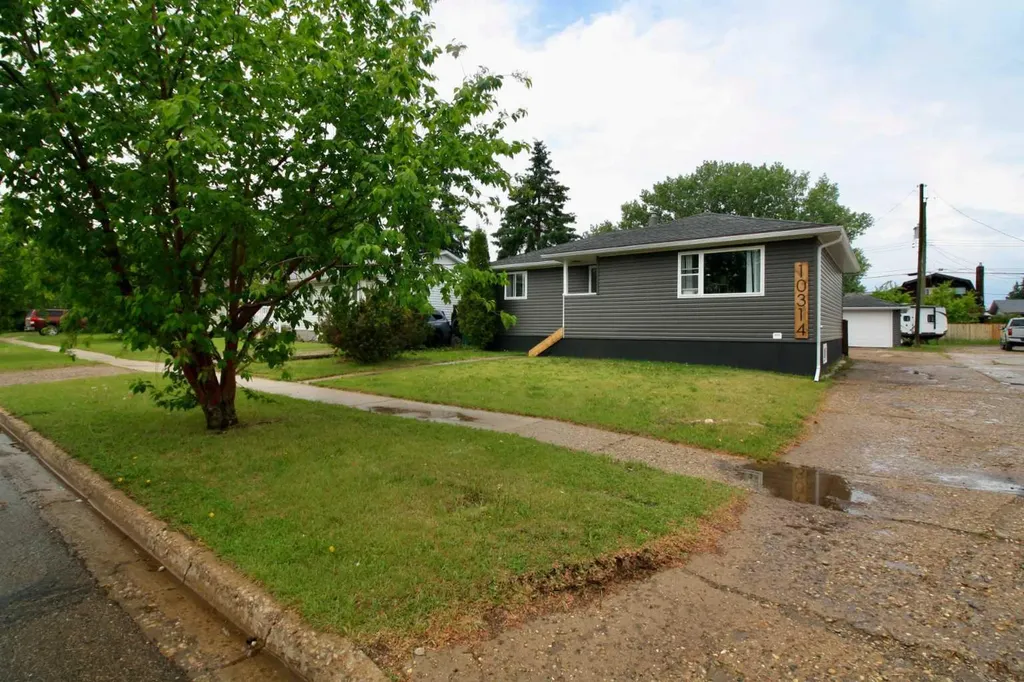 10314 100 Street High Level AB T0H 1Z0