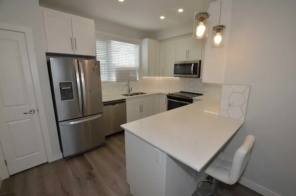16 Evanscrest Park NW Calgary AB T3P 1R3