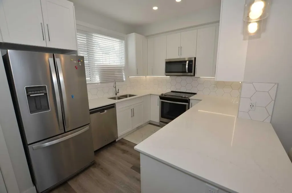 16 Evanscrest Park NW Calgary AB T3P 1R3