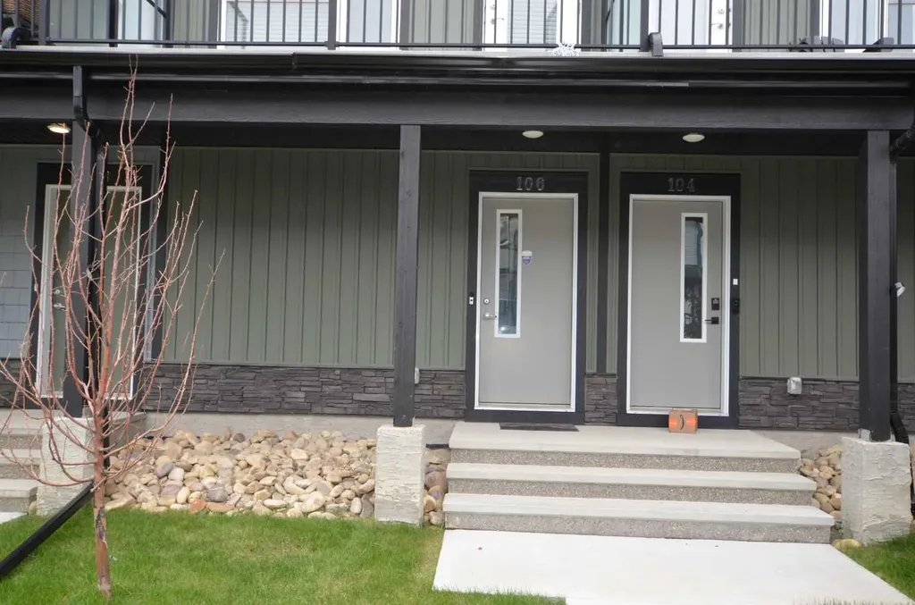 16 Evanscrest Park NW Calgary AB T3P 1R3