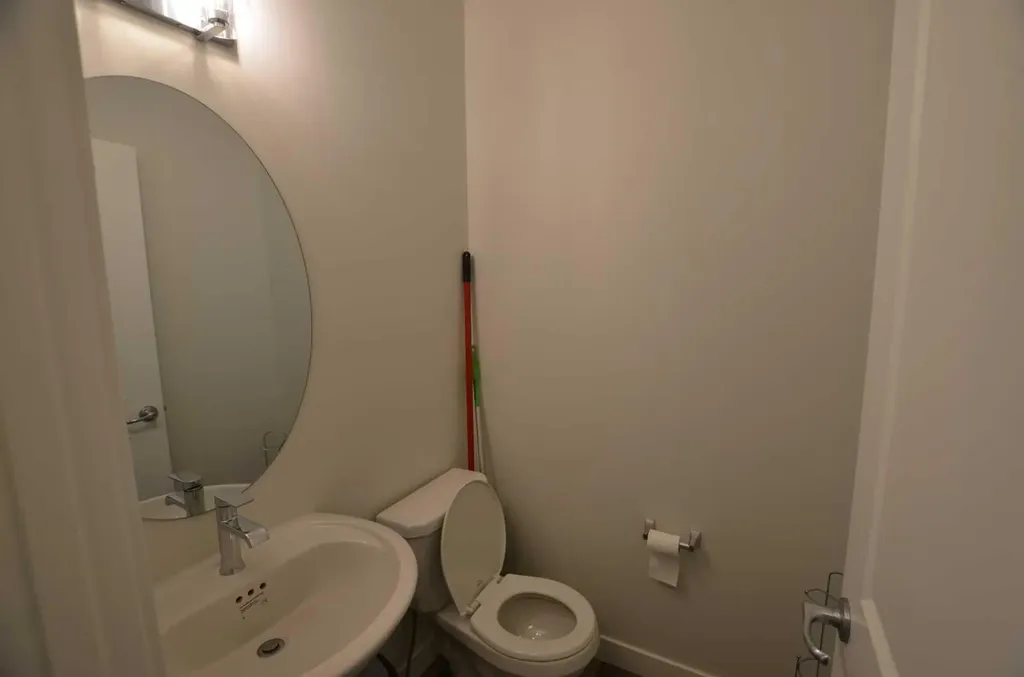 16 Evanscrest Park NW Calgary AB T3P 1R3