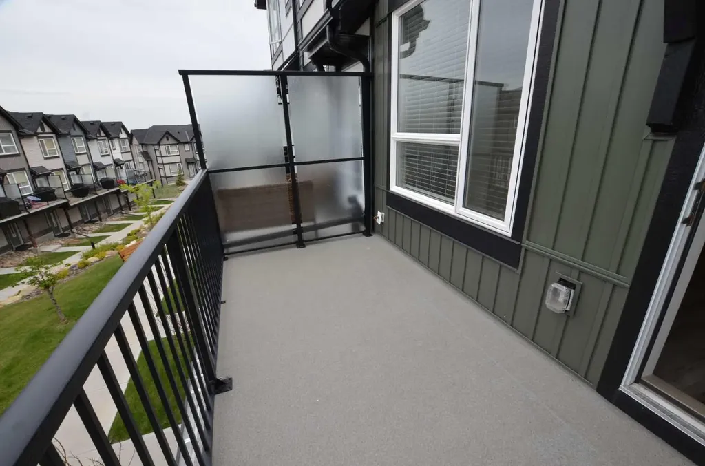 16 Evanscrest Park NW Calgary AB T3P 1R3
