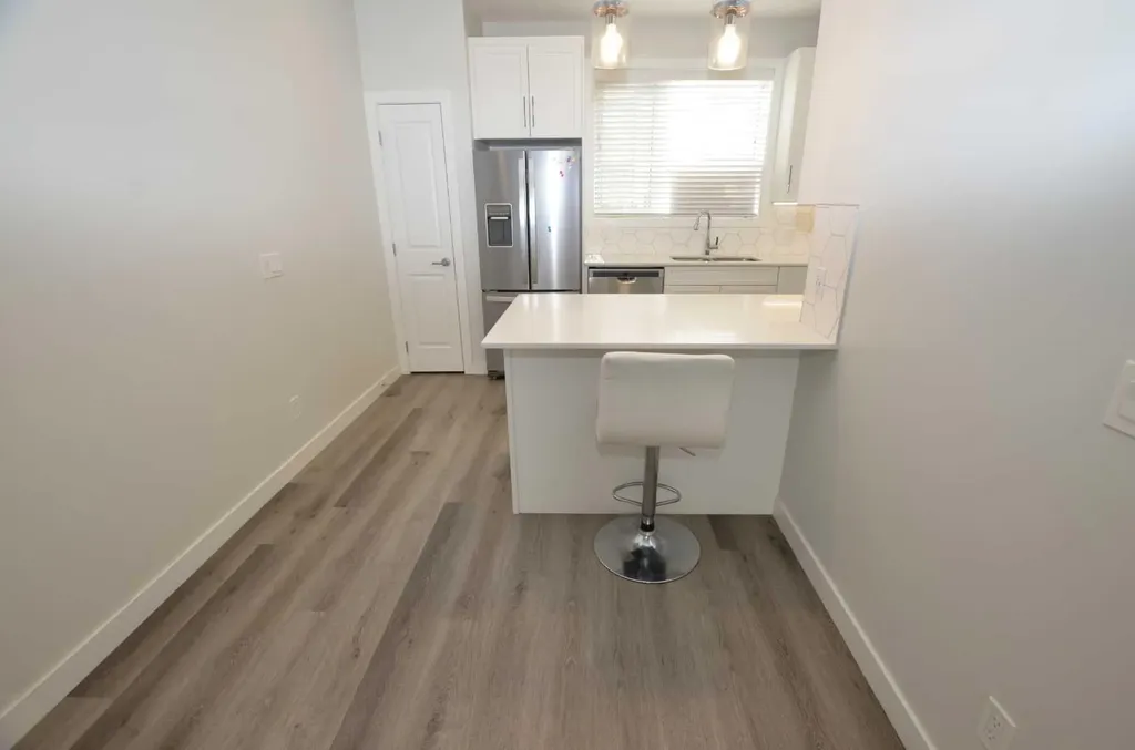 16 Evanscrest Park NW Calgary AB T3P 1R3