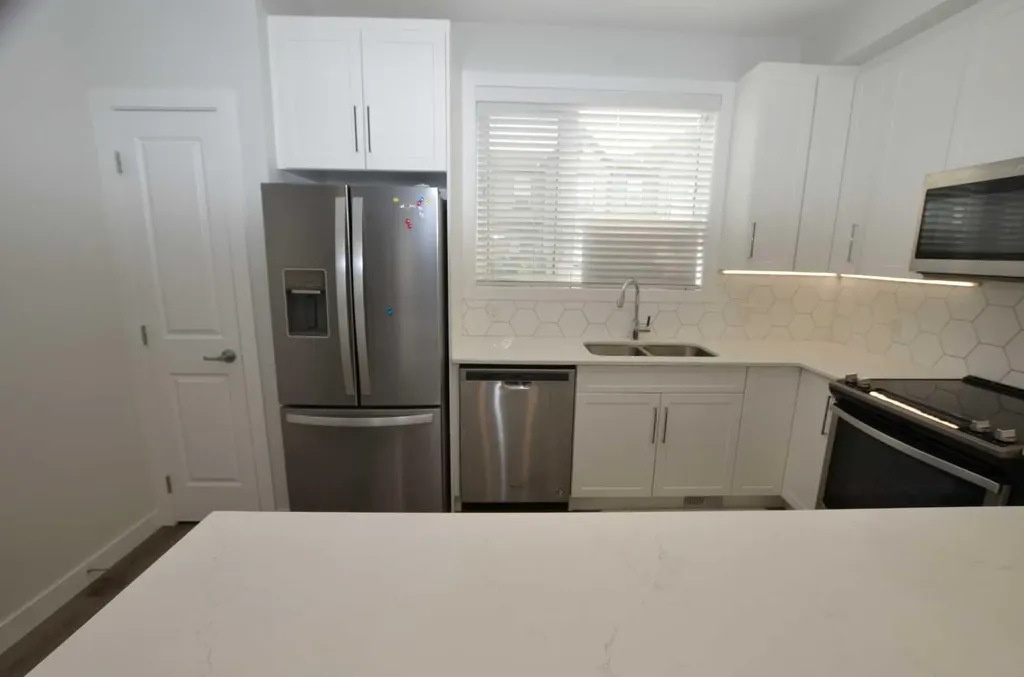 16 Evanscrest Park NW Calgary AB T3P 1R3