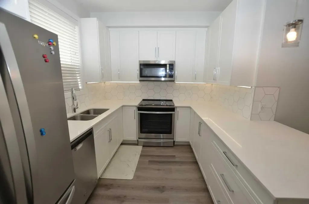 16 Evanscrest Park NW Calgary AB T3P 1R3