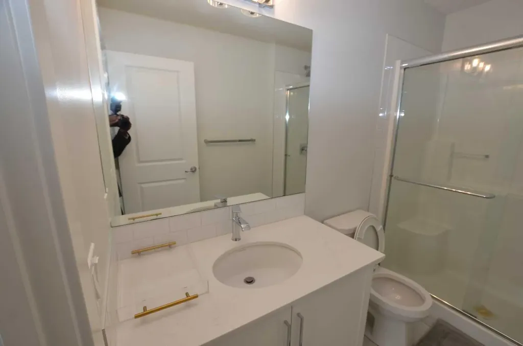 16 Evanscrest Park NW Calgary AB T3P 1R3