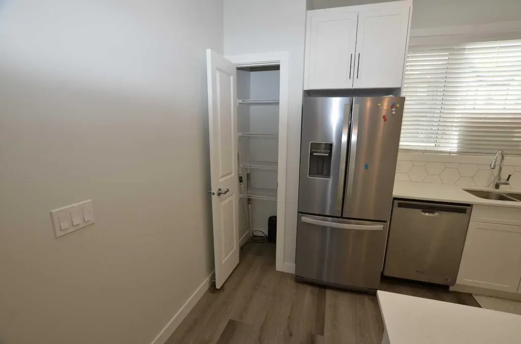 16 Evanscrest Park NW Calgary AB T3P 1R3