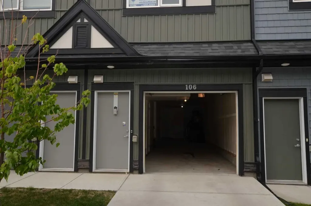 16 Evanscrest Park NW Calgary AB T3P 1R3