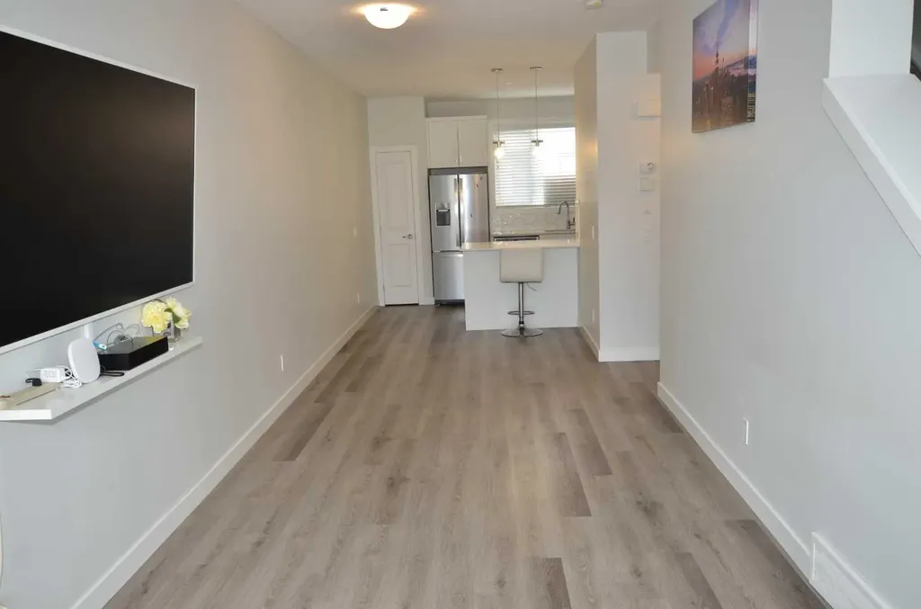 16 Evanscrest Park NW Calgary AB T3P 1R3