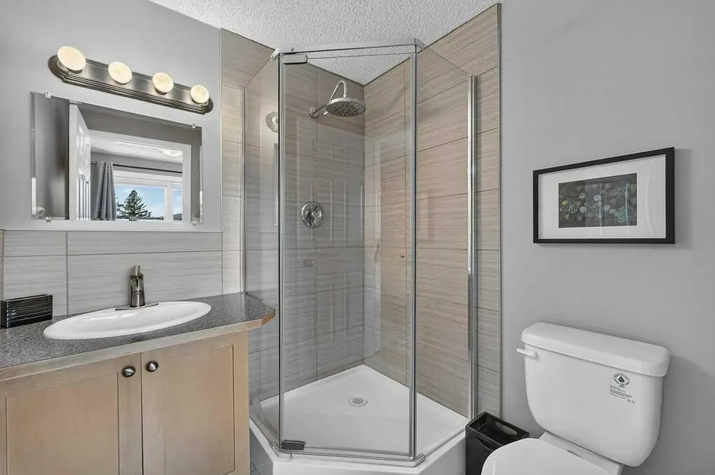 4673 20 Street SW Calgary AB T2T 6G4