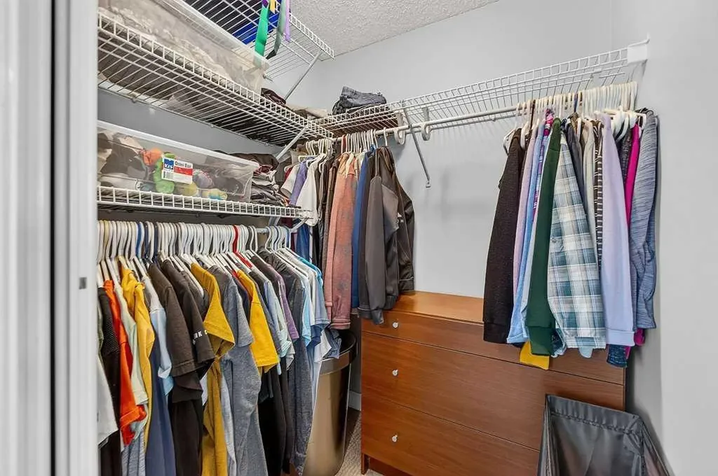 4673 20 Street SW Calgary AB T2T 6G4