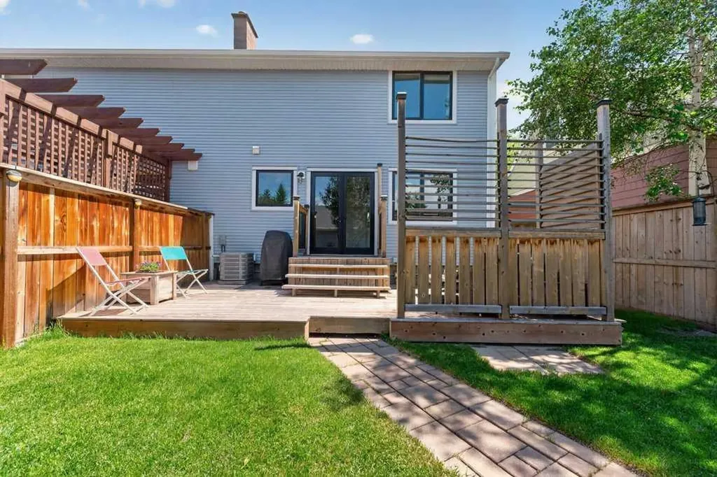 4673 20 Street SW Calgary AB T2T 6G4