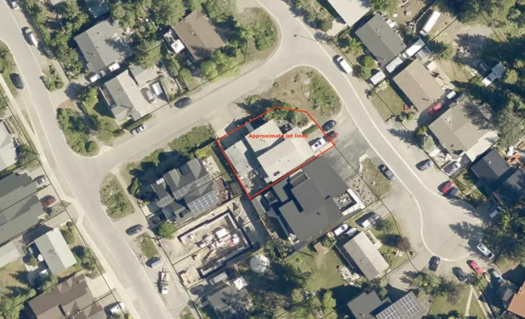 18 Macdonald Place Canmore AB T1W 2N1