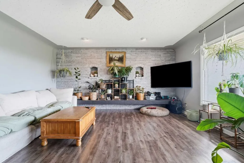 274006 Township Road 262 Rural Rocky View County AB T4Z 1H6