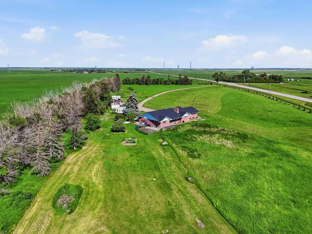 274006 Township Road 262 Rural Rocky View County AB T4Z 1H6