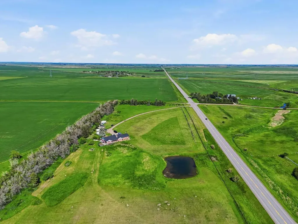 274006 Township Road 262 Rural Rocky View County AB T4Z 1H6