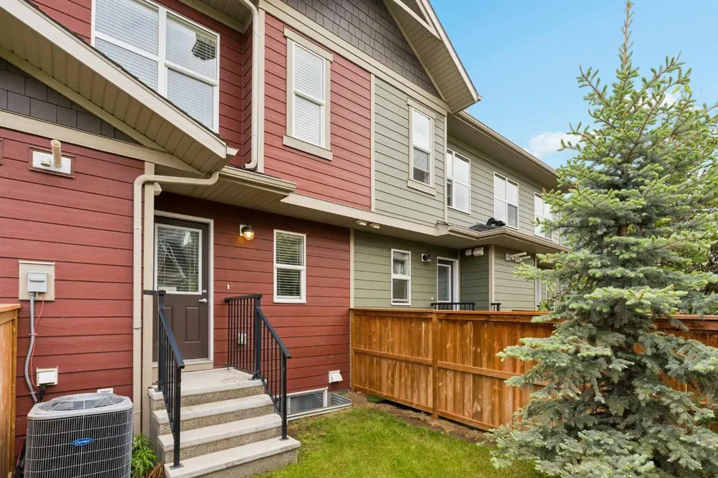 469 Cranbrook Square SE Calgary AB T3M 3E3