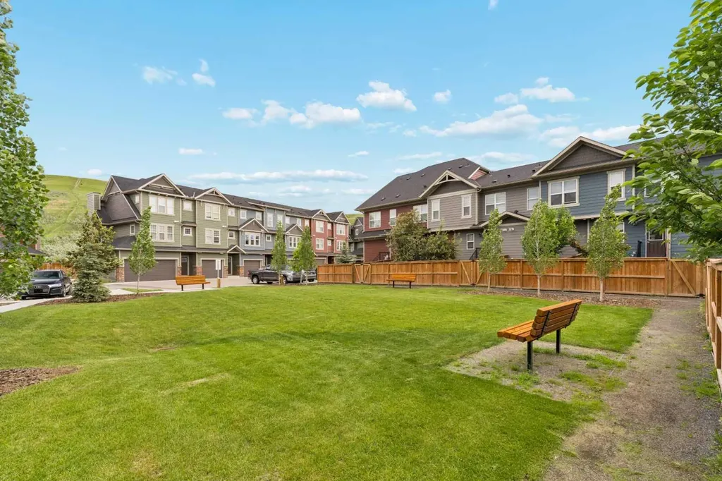 469 Cranbrook Square SE Calgary AB T3M 3E3