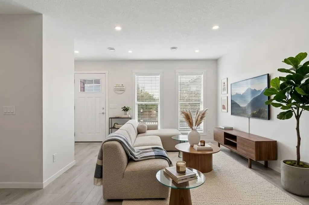 469 Cranbrook Square SE Calgary AB T3M 3E3