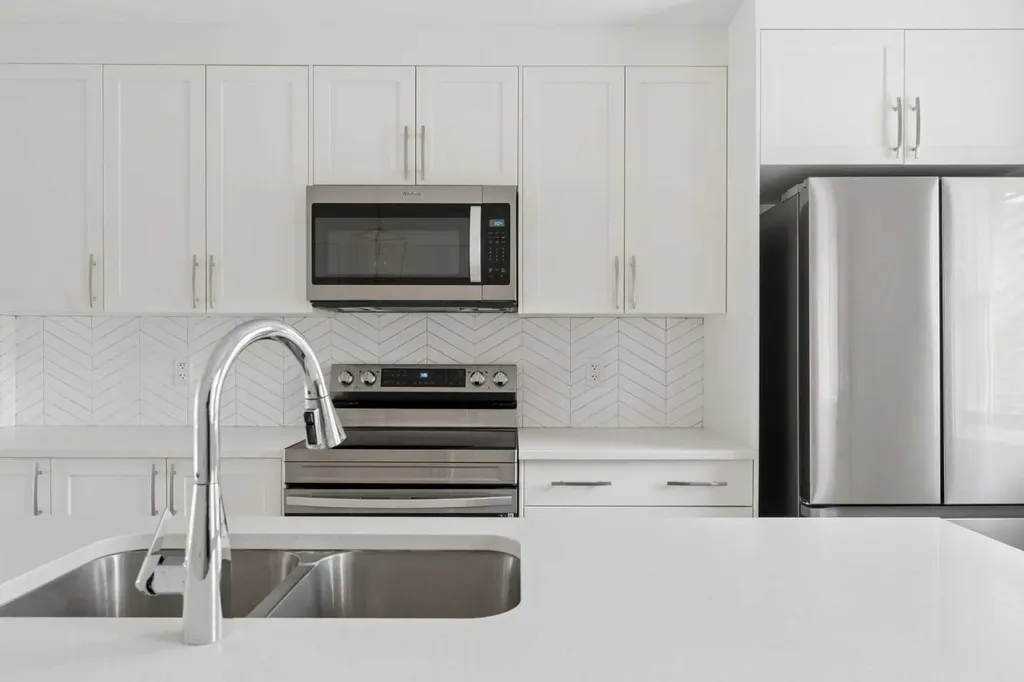 469 Cranbrook Square SE Calgary AB T3M 3E3