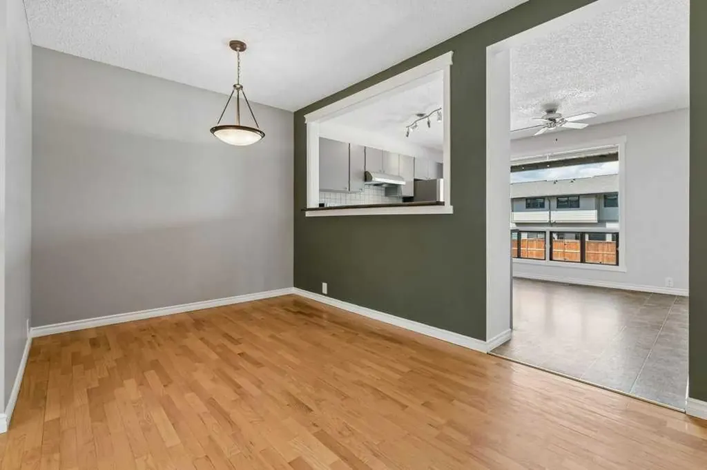 5019 46 Avenue SW Calgary AB T3E 6R1