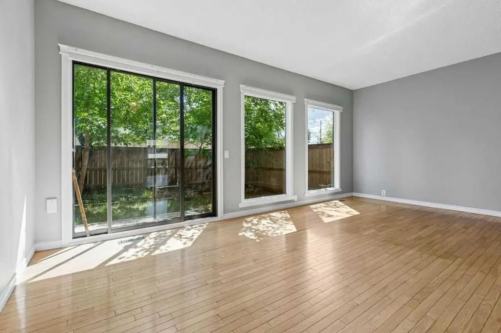 5019 46 Avenue SW Calgary AB T3E 6R1