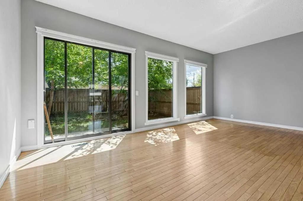 5019 46 Avenue SW Calgary AB T3E 6R1