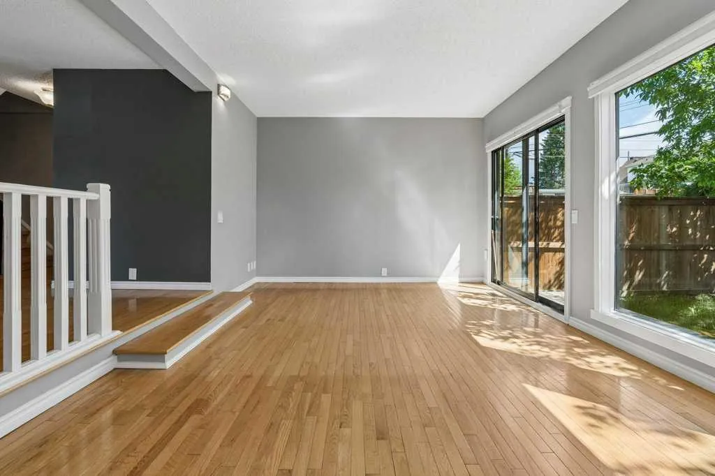 5019 46 Avenue SW Calgary AB T3E 6R1