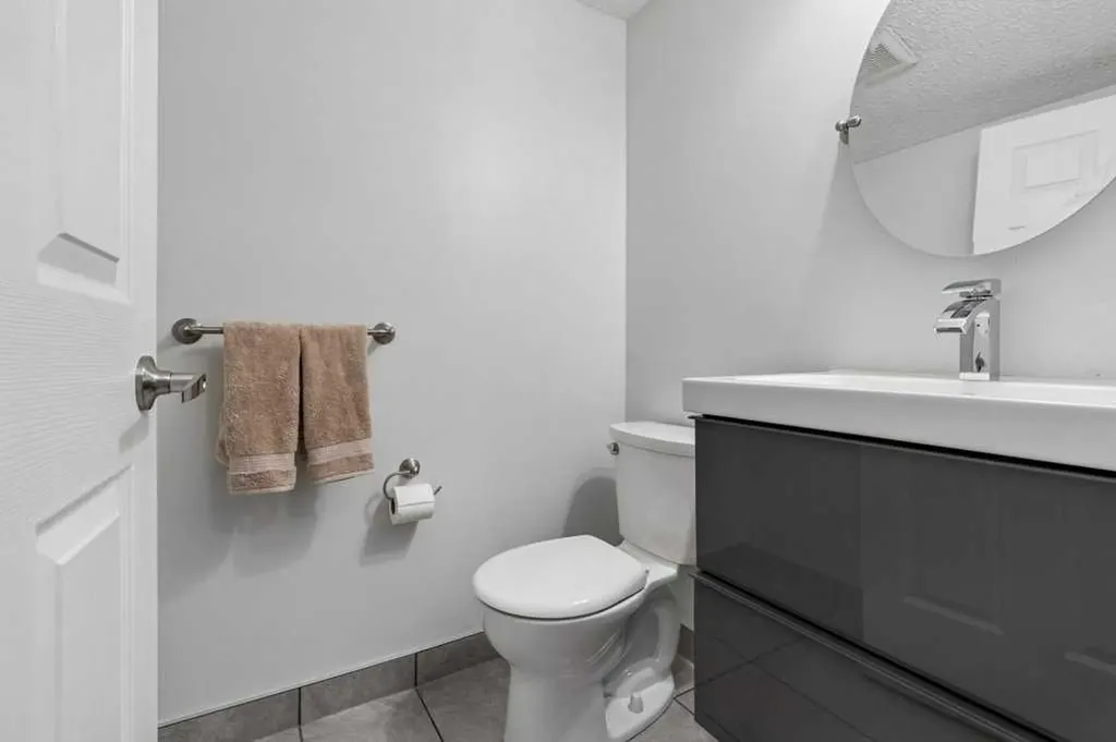 5019 46 Avenue SW Calgary AB T3E 6R1
