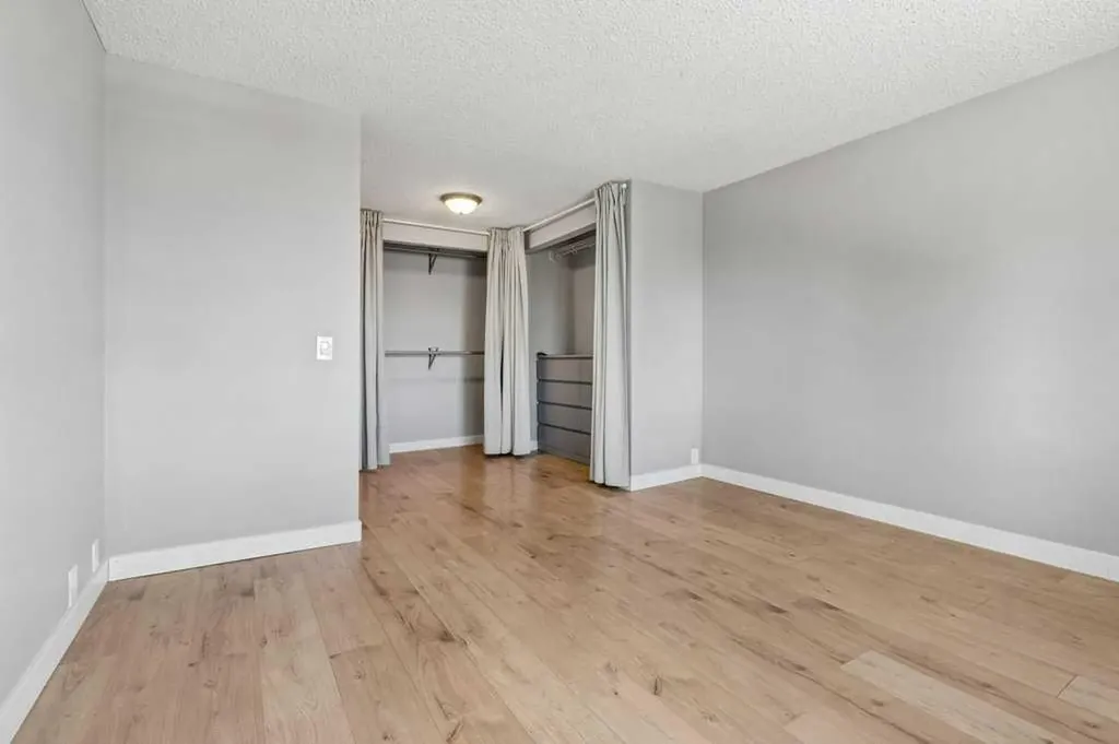 5019 46 Avenue SW Calgary AB T3E 6R1