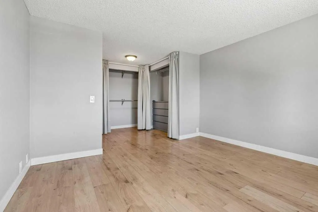 5019 46 Avenue SW Calgary AB T3E 6R1