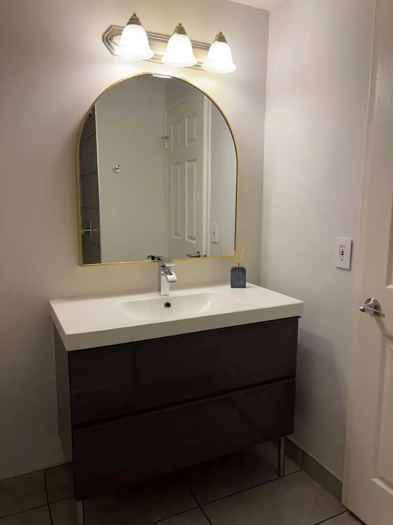 5019 46 Avenue SW Calgary AB T3E 6R1