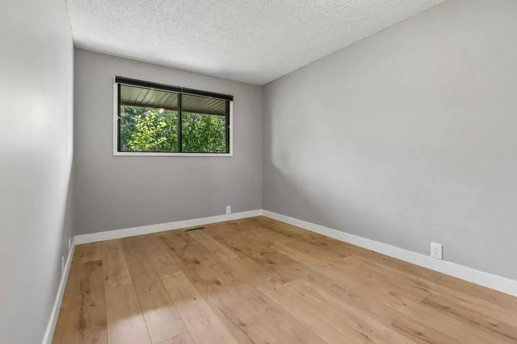 5019 46 Avenue SW Calgary AB T3E 6R1