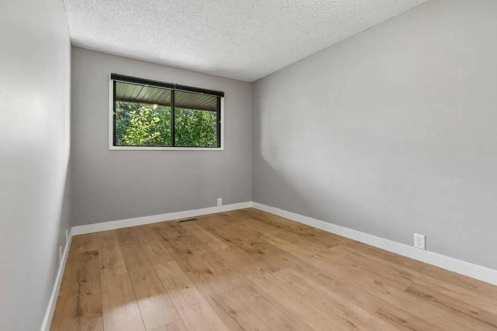 5019 46 Avenue SW Calgary AB T3E 6R1