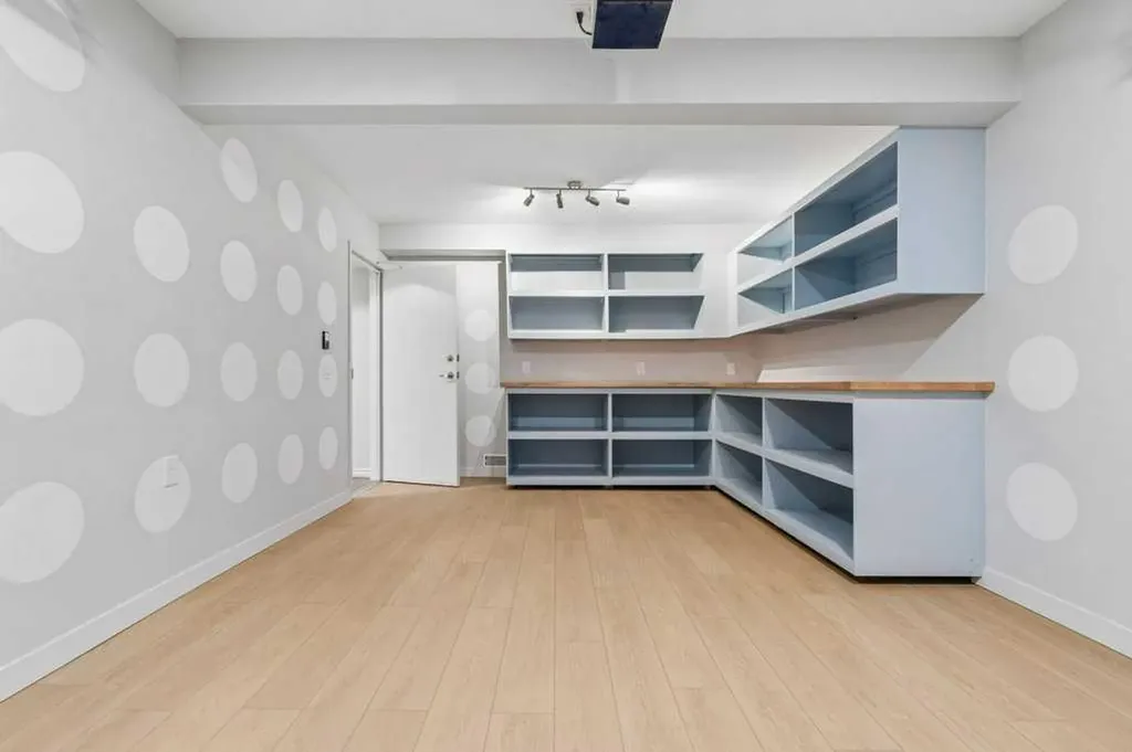 5019 46 Avenue SW Calgary AB T3E 6R1