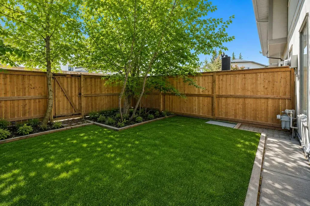 5019 46 Avenue SW Calgary AB T3E 6R1