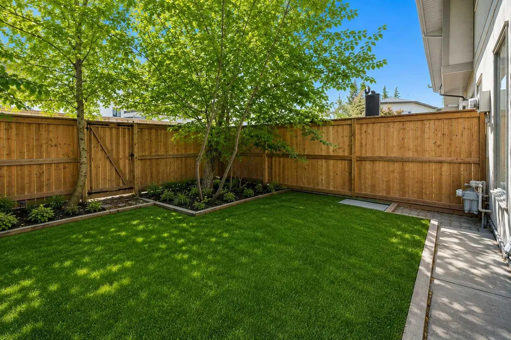 5019 46 Avenue SW Calgary AB T3E 6R1