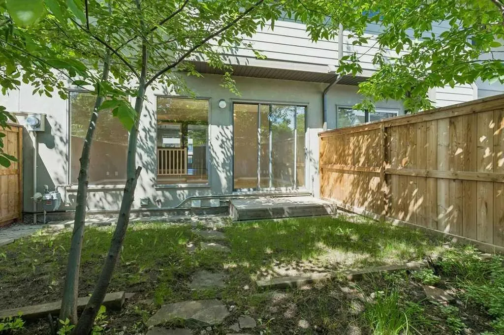 5019 46 Avenue SW Calgary AB T3E 6R1