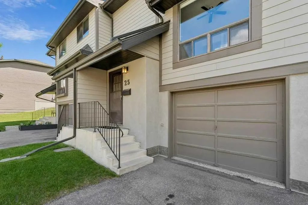 5019 46 Avenue SW Calgary AB T3E 6R1