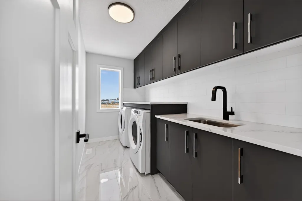 709 Dawson Common Chestermere AB T1X 1Z7