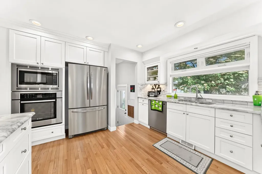 1208 Mackid Road NE Calgary AB T2E 6B1