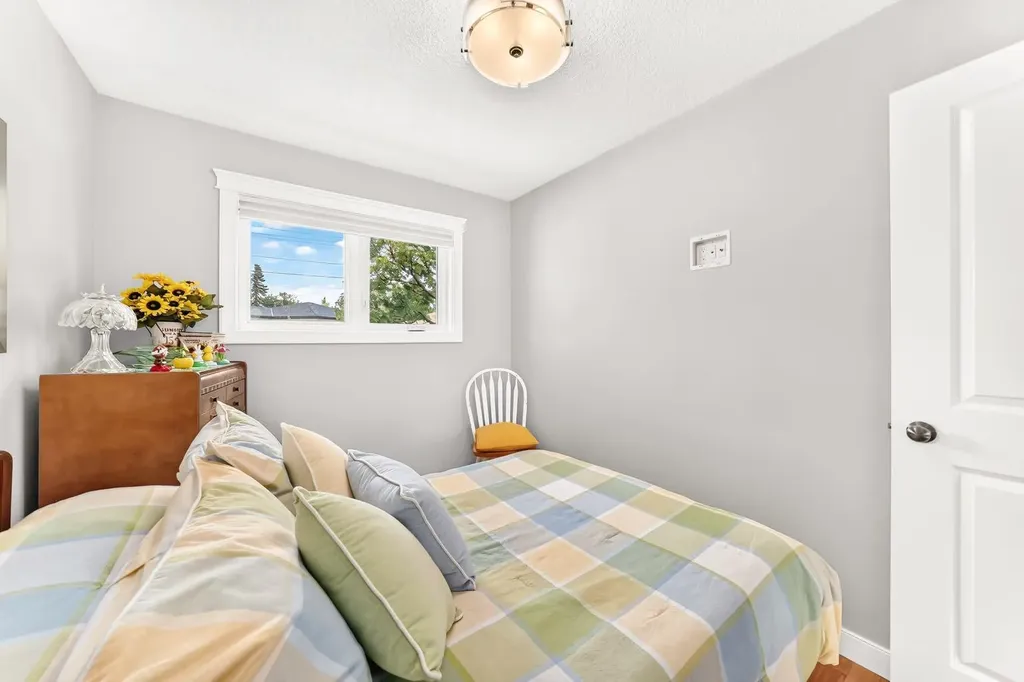 1208 Mackid Road NE Calgary AB T2E 6B1