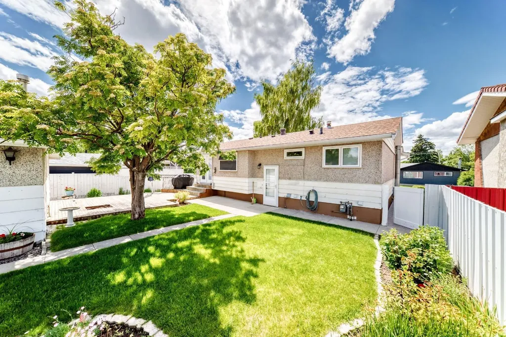 1208 Mackid Road NE Calgary AB T2E 6B1