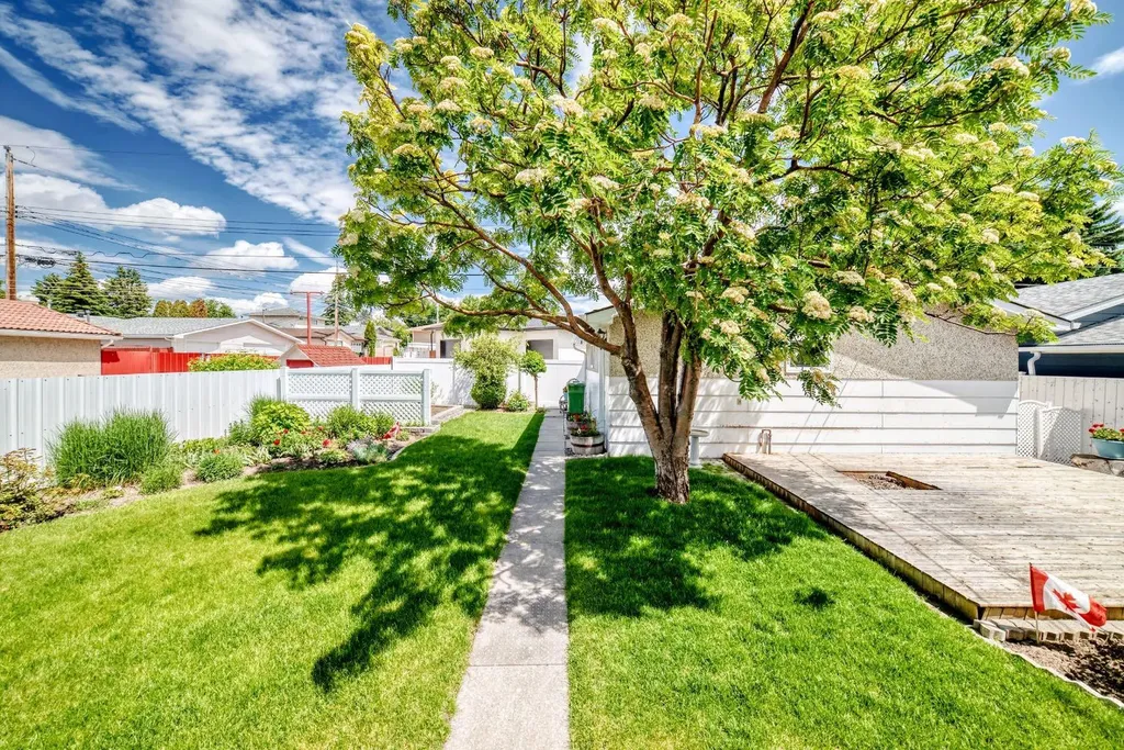 1208 Mackid Road NE Calgary AB T2E 6B1