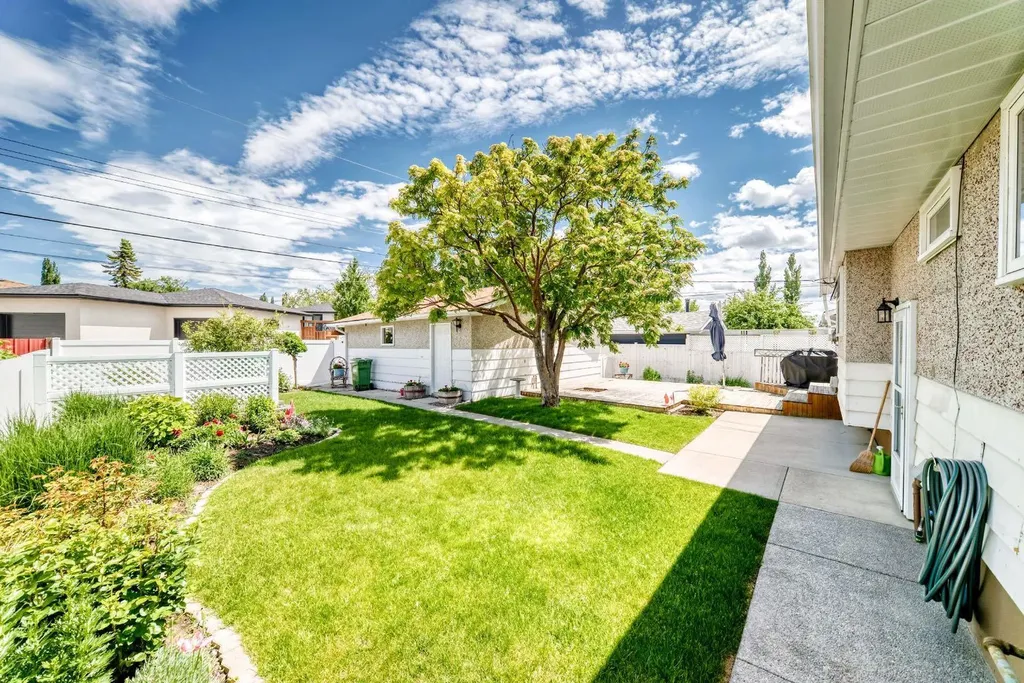 1208 Mackid Road NE Calgary AB T2E 6B1