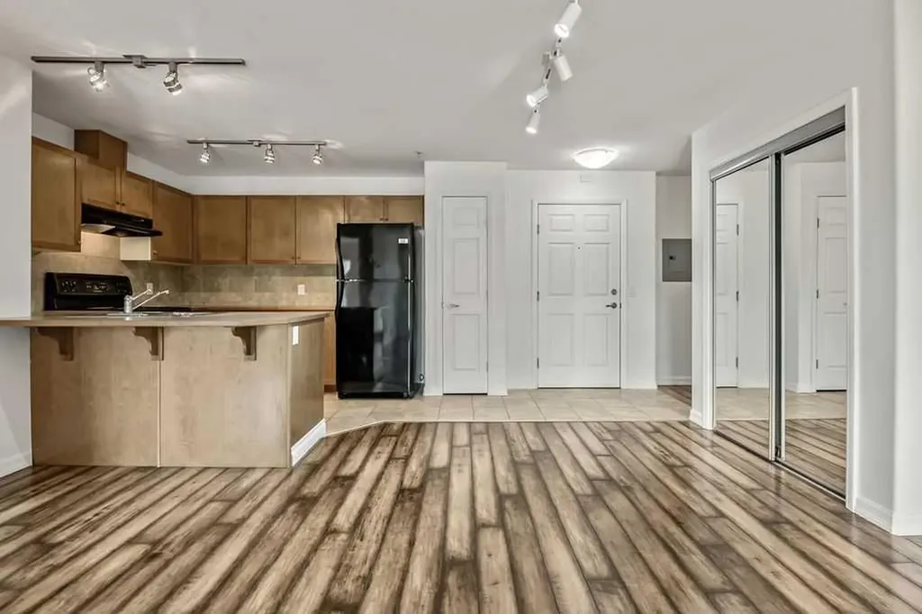 92 Crystal Shores Road Okotoks AB T1S2N1