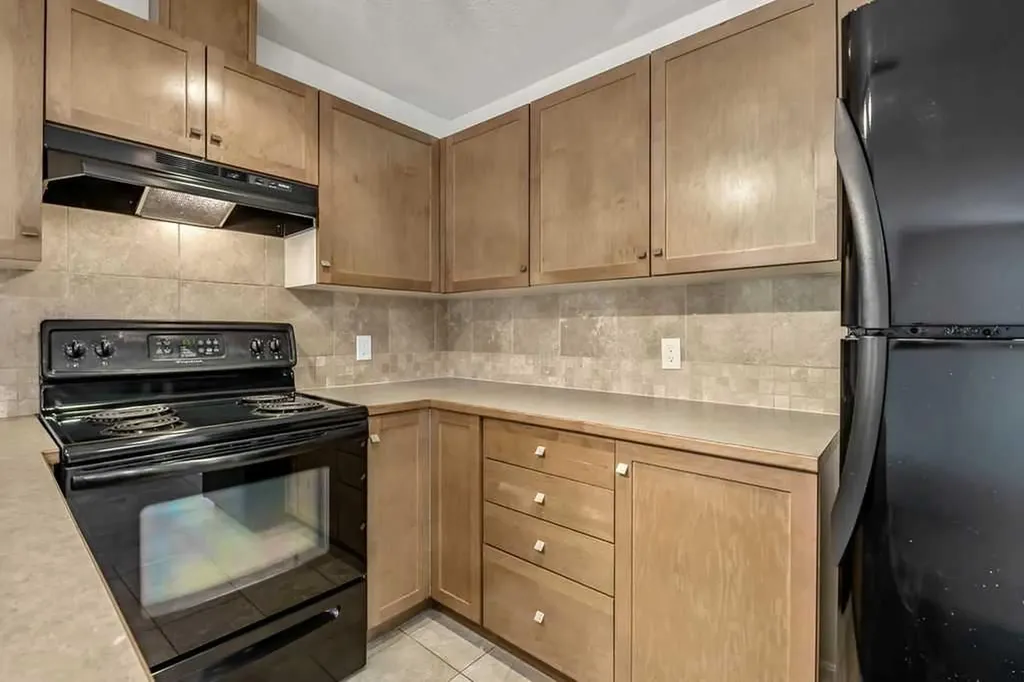 92 Crystal Shores Road Okotoks AB T1S2N1
