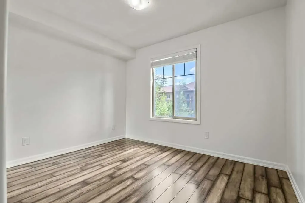 92 Crystal Shores Road Okotoks AB T1S2N1