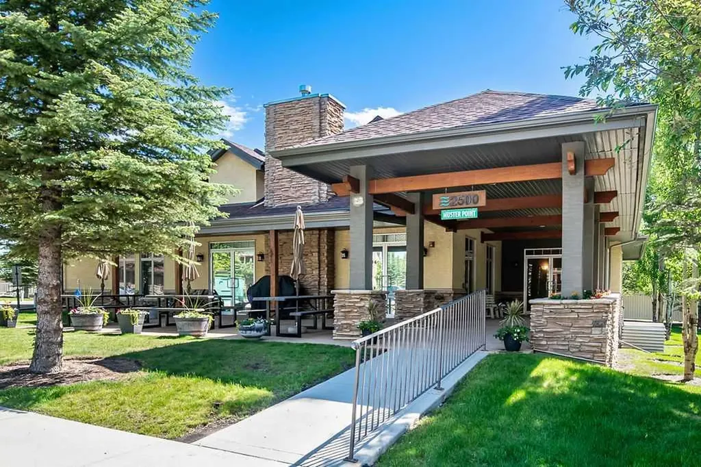 92 Crystal Shores Road Okotoks AB T1S2N1