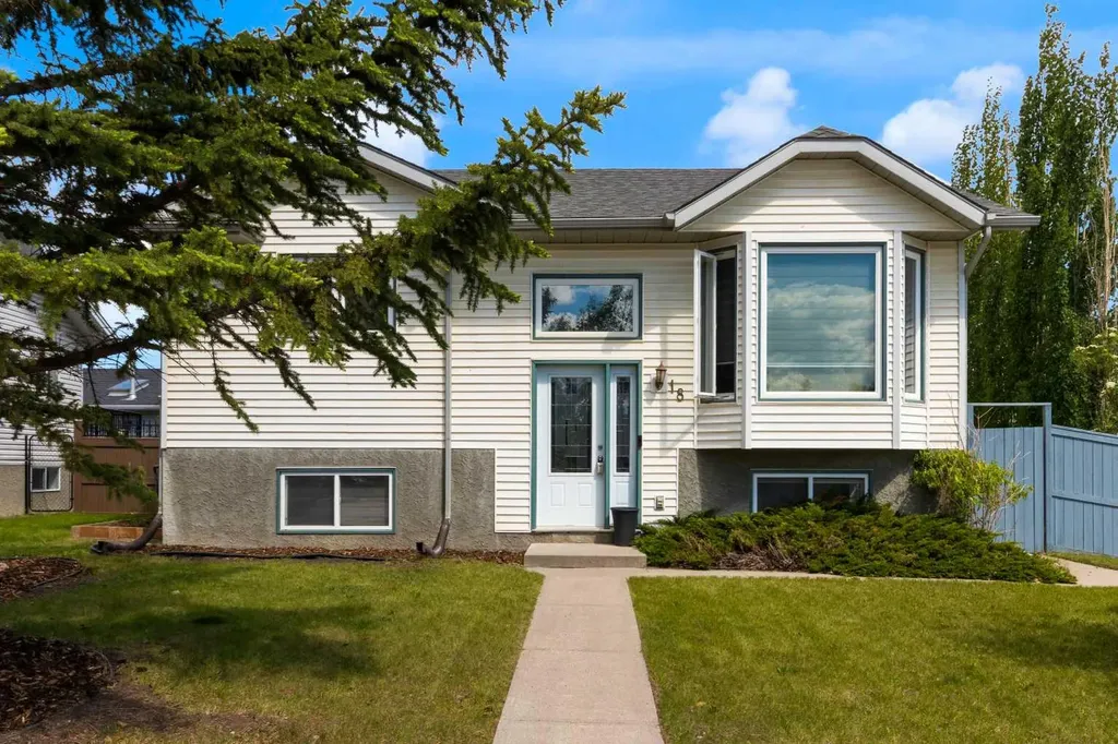 18 West Mcmanus Road Cochrane AB T4C 1L7